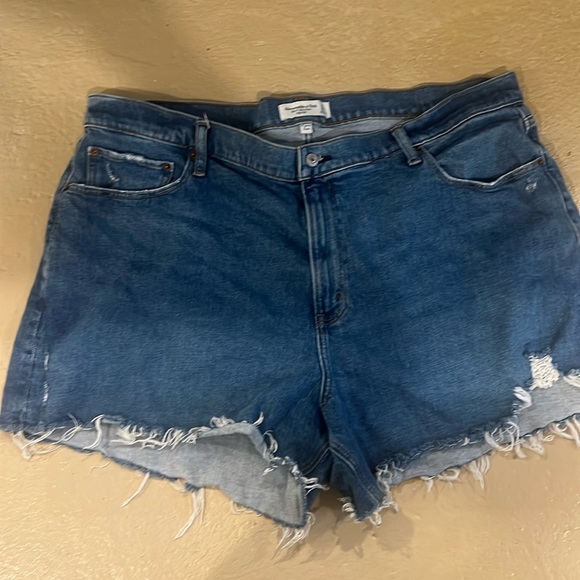 Abercrombie Curve Love Mom Shorts Size 20 - Picture 1 of 2